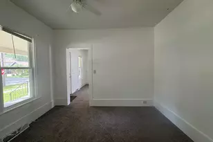 302 Oak St, Earlville, IL 60518 - Photo 9