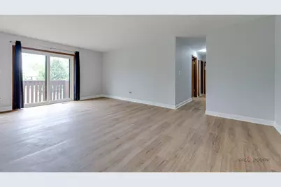 676 Cumberland Trail #A2, Roselle, IL 60172 - Photo 5