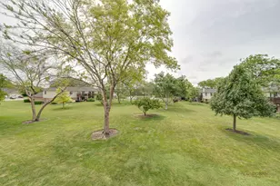 676 Cumberland Trail, Roselle, IL 60172 - Photo 23