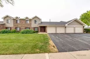 676 Cumberland Trail, Roselle, IL 60172 - Photo 1