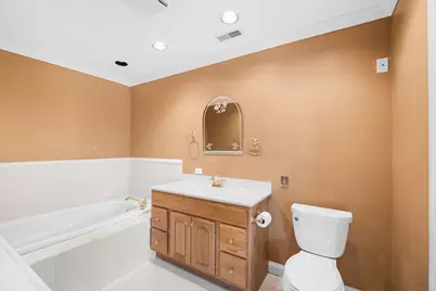 1316 Whitcomb Avenue, Des Plaines, IL 60018 - Photo 17