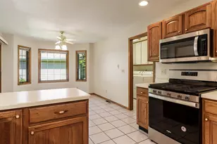 1350 Featherstone Rd, Rockford, IL 61107 - Photo 19