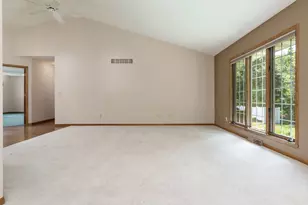 1350 Featherstone Rd, Rockford, IL 61107 - Photo 9