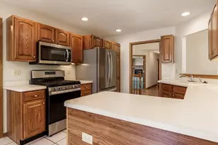 1350 Featherstone Rd, Rockford, IL 61107 - Photo 17