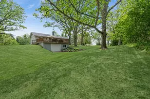 W6086 Water Tower Pl, Walworth, WI 53184 - Photo 17