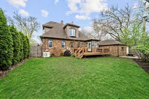 397 S Holly Ave, Elmhurst, IL 60126 - Photo 21