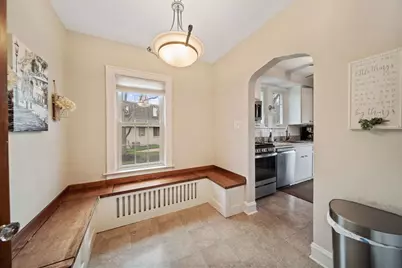 397 S Holly Avenue, Elmhurst, IL 60126 - Photo 9