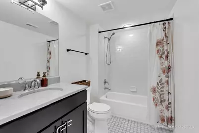 5642 N Lockwood Avenue, Chicago, IL 60646 - Photo 11