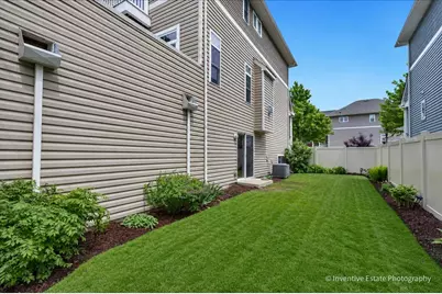 5642 N Lockwood Avenue, Chicago, IL 60646 - Photo 17