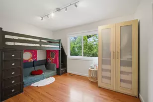 1055 Hillcrest Ave, Highland Park, IL 60035 - Photo 11