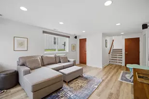 1055 Hillcrest Ave, Highland Park, IL 60035 - Photo 15