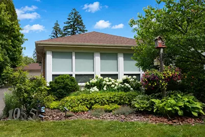 1055 Hillcrest Avenue, Highland Park, IL 60035 - Photo 1