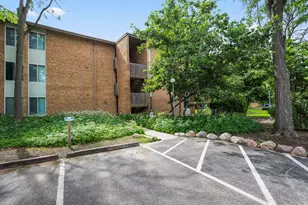 6018 E Lake Dr, Lisle, IL 60532 - Photo 1