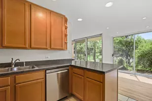 6018 E Lake Dr, Lisle, IL 60532 - Photo 11
