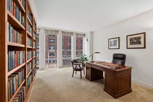 200 E Delaware Pl, Chicago, IL 60611 - Photo 19