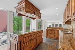 200 E Delaware Pl, Chicago, IL 60611 - Photo 7