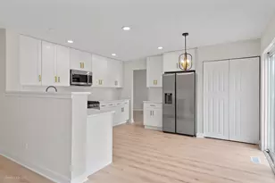 16447 Coventry Ln, Crest Hill, IL 60403 - Photo 9