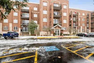1479 N Milwaukee Avenue #101, Libertyville, IL 60048 - Photo 1