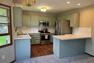 2420 Harbor Ct, Aurora, IL 60504 - Photo 9