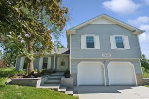 27W571 Ridgeview St, West Chicago, IL 60185 - Photo 1