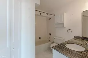1309 N Wells St, Chicago, IL 60610 - Photo 19