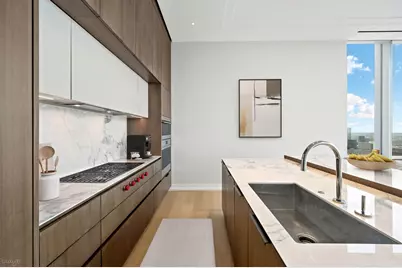 14 W Superior Street #5303, Chicago, IL 60654 - Photo 7