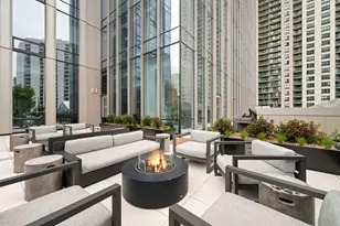 14 W Superior St, Chicago, IL 60654 - Photo 25