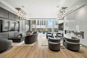 14 W Superior St, Chicago, IL 60654 - Photo 23