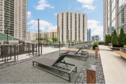 14 W Superior Street #5303, Chicago, IL 60654 - Photo 27