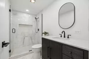 33 Chestnut Ave, Clarendon Hills, IL 60514 - Photo 9