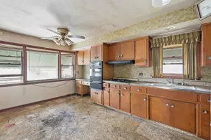 12651 S Harvard Ave, Chicago, IL 60628 - Photo 9