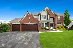 2 Marshall Ash Ct, Bolingbrook, IL 60490 - Photo 1