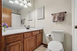 1975 Sandy Creek Dr, Elgin, IL 60123 - Photo 21