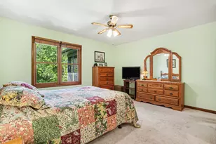 1975 Sandy Creek Dr, Elgin, IL 60123 - Photo 17