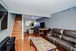 5039 Warren St, Skokie, IL 60077 - Photo 9