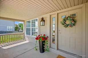142 Augusta Ln, Cary, IL 60013 - Photo 3