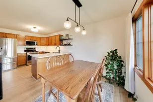 919 Millcreek Cir, Elgin, IL 60123 - Photo 9