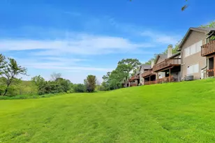 919 Millcreek Cir, Elgin, IL 60123 - Photo 35