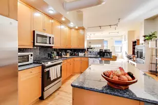 400 N Racine Ave, Chicago, IL 60642 - Photo 9