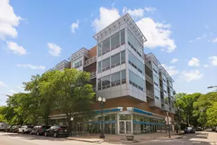 3920 N Sheridan Rd, Chicago, IL 60613 - Photo 1