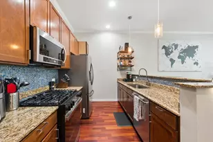 3920 N Sheridan Rd, Chicago, IL 60613 - Photo 3