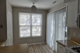 271 Southwick Ct, Vernon Hills, IL 60061 - Photo 7