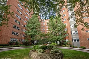 4950 N Marine Dr, Chicago, IL 60640 - Photo 1