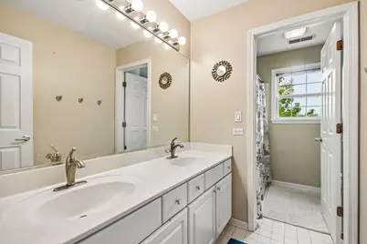 2421 Chambourd Drive, Buffalo Grove, IL 60089 - Photo 31