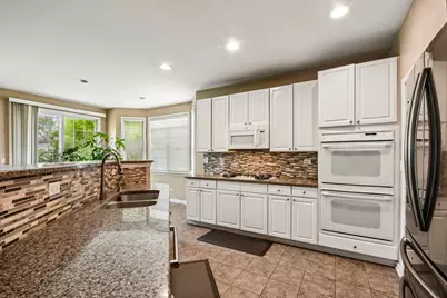 2421 Chambourd Drive, Buffalo Grove, IL 60089 - Photo 9