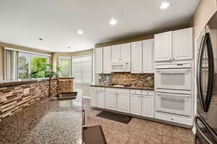 2421 Chambourd Dr, Buffalo Grove, IL 60089 - Photo 9
