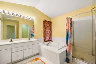 2421 Chambourd Dr, Buffalo Grove, IL 60089 - Photo 23