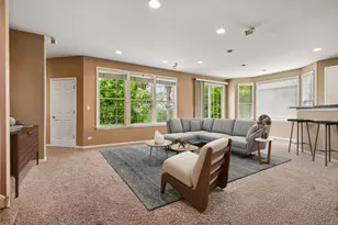 2421 Chambourd Dr, Buffalo Grove, IL 60089 - Photo 3