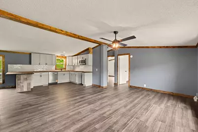 802 Reynolds Drive, Charleston, IL 61920 - Photo 7