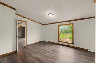 802 Reynolds Dr, Charleston, IL 61920 - Photo 23